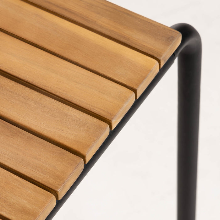 Mesa Yukari madera maciza acacia efecto teca patas acero acabado negro 84 x 70 cm FSC 100%
