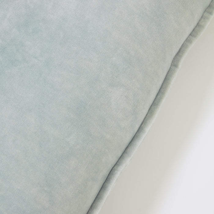 Cojín Brunetta de terciopelo turquesa claro 35 x 50 cm