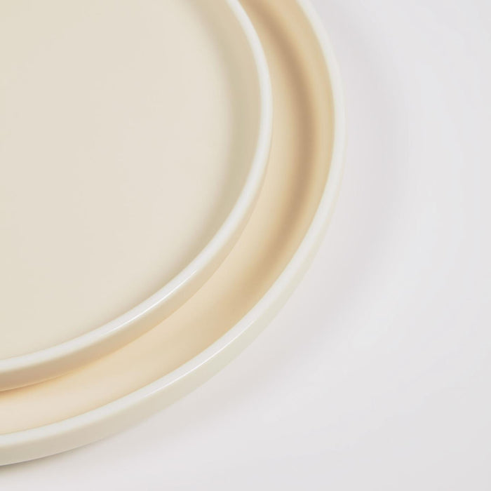 Plato plano Roperta de porcelana beige
